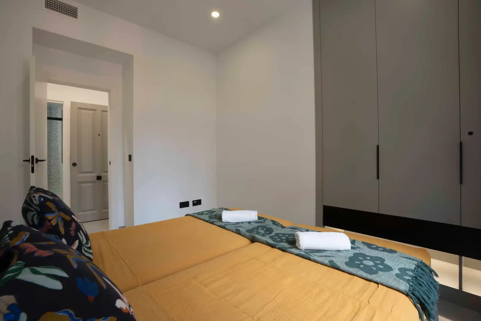 Schlafzimmer von Wohnung zur Miete in Granada mit Klimaanlage, Heizung und Möbliert
