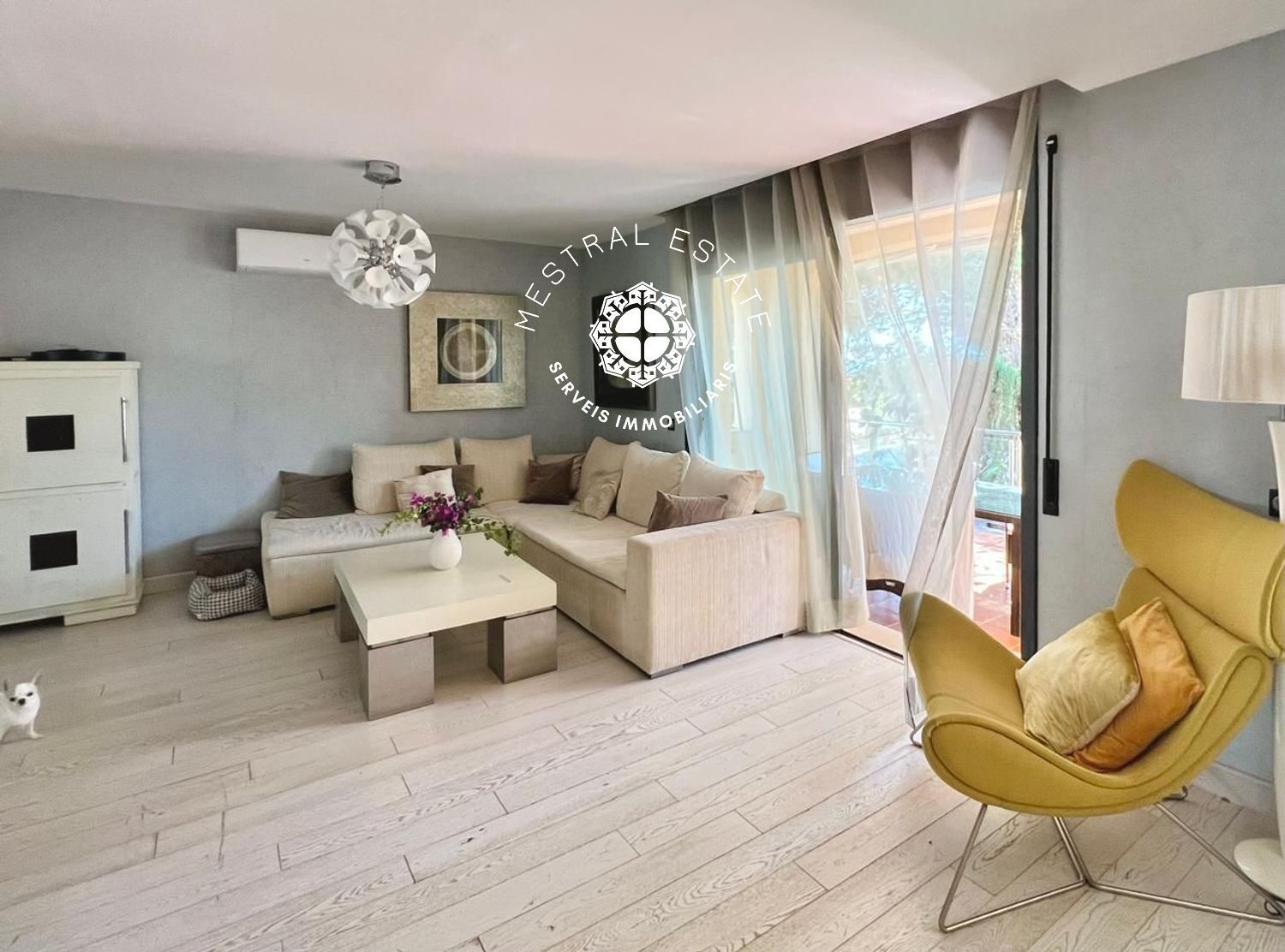 Sala d'estar de Casa o xalet en venda en Mont-roig del Camp amb Aire condicionat, Calefacció i Terrassa