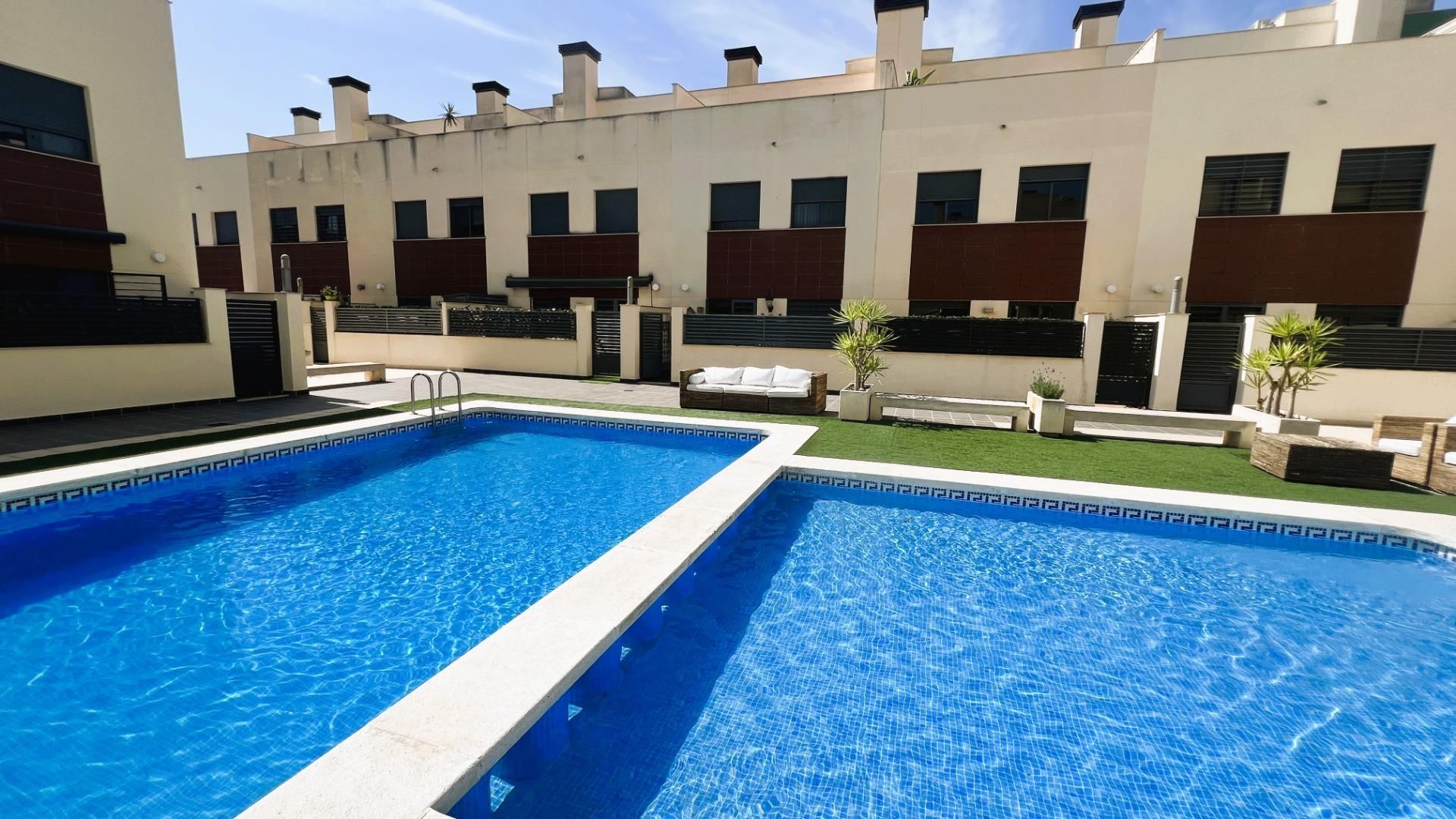 Swimming pool of Single-family semi-detached for sale in Castellón de la Plana / Castelló de la Plana  with Air Conditioner, Terrace and Balcony