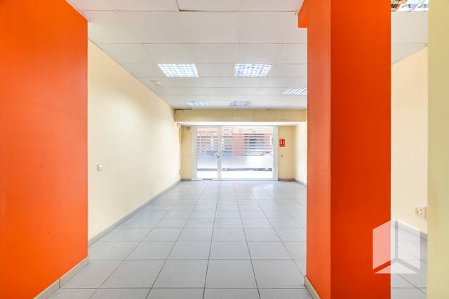Local comercial en Venta en Carrer de Santa Teresa en Diagonal - Colomeres