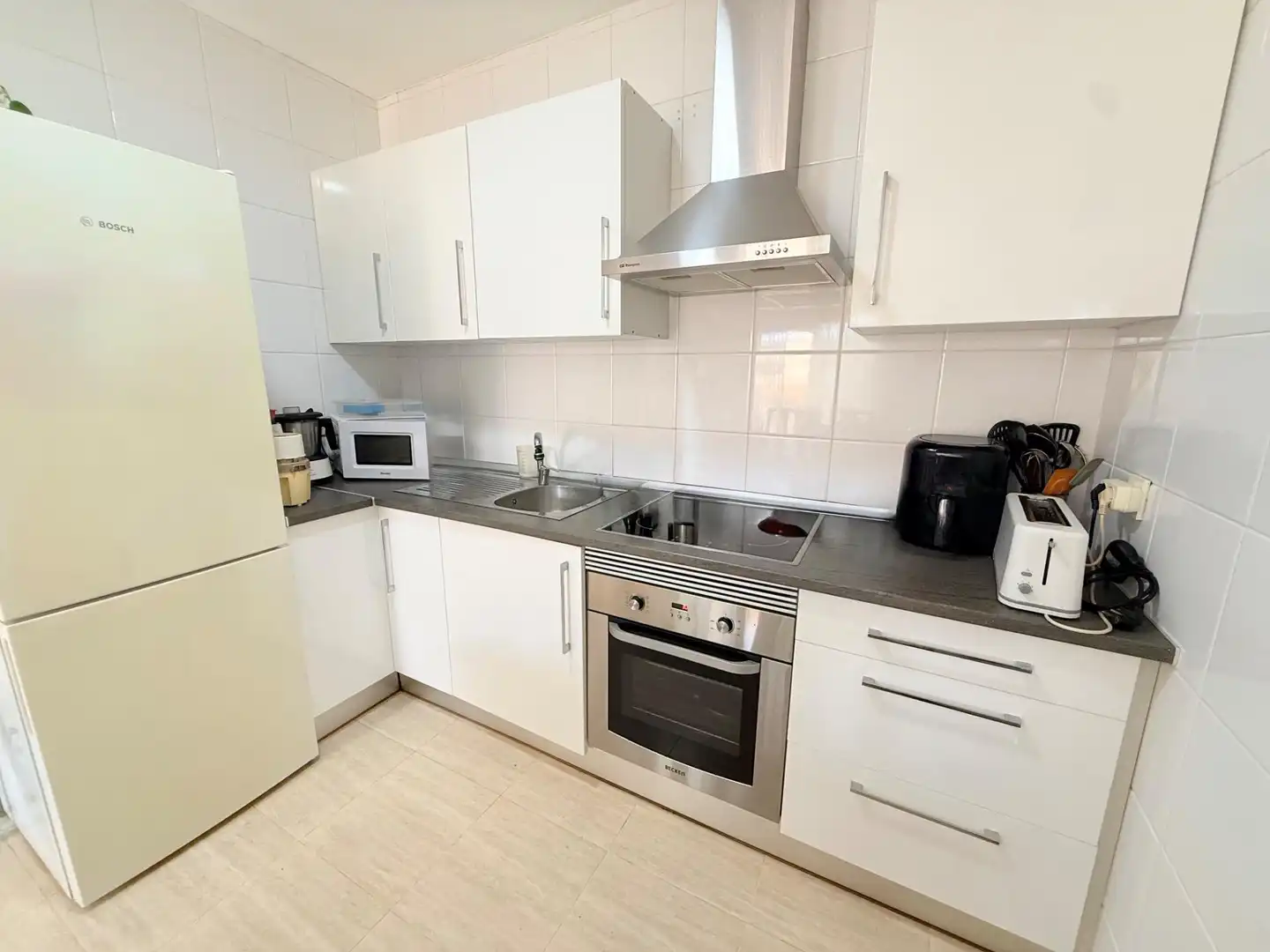 Cocina de Planta baja en venta en Roquetas de Mar con Amueblado y Piscina comunitaria