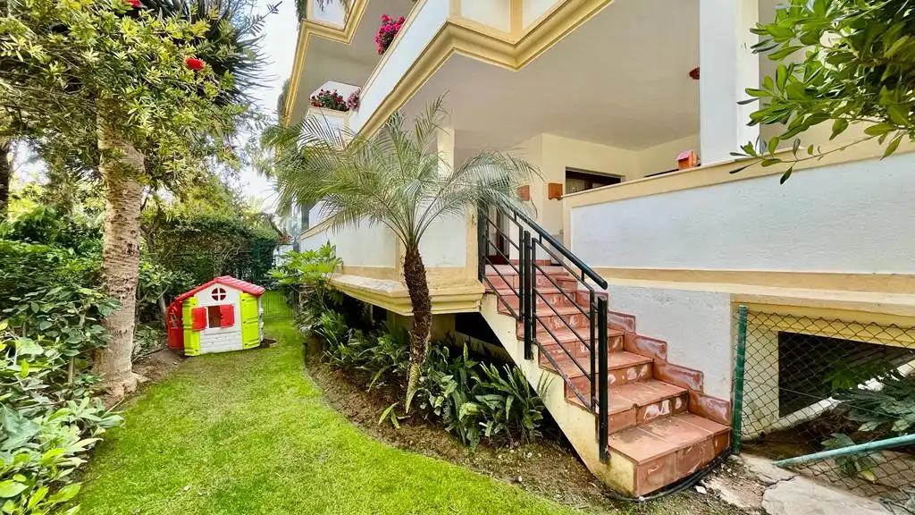 Exterior view of Ground floor for rent in Marbella  with Air Conditioner, Private garden and Terrace