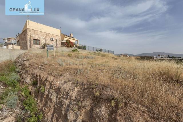 Terreno residencial en Venta en Calle Pinos Puente, 20 en Altos de la Zubia