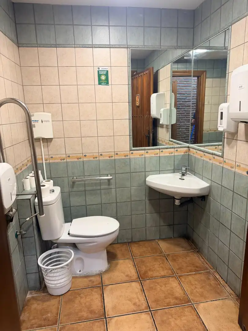 Baño de Local de alquiler en Granada