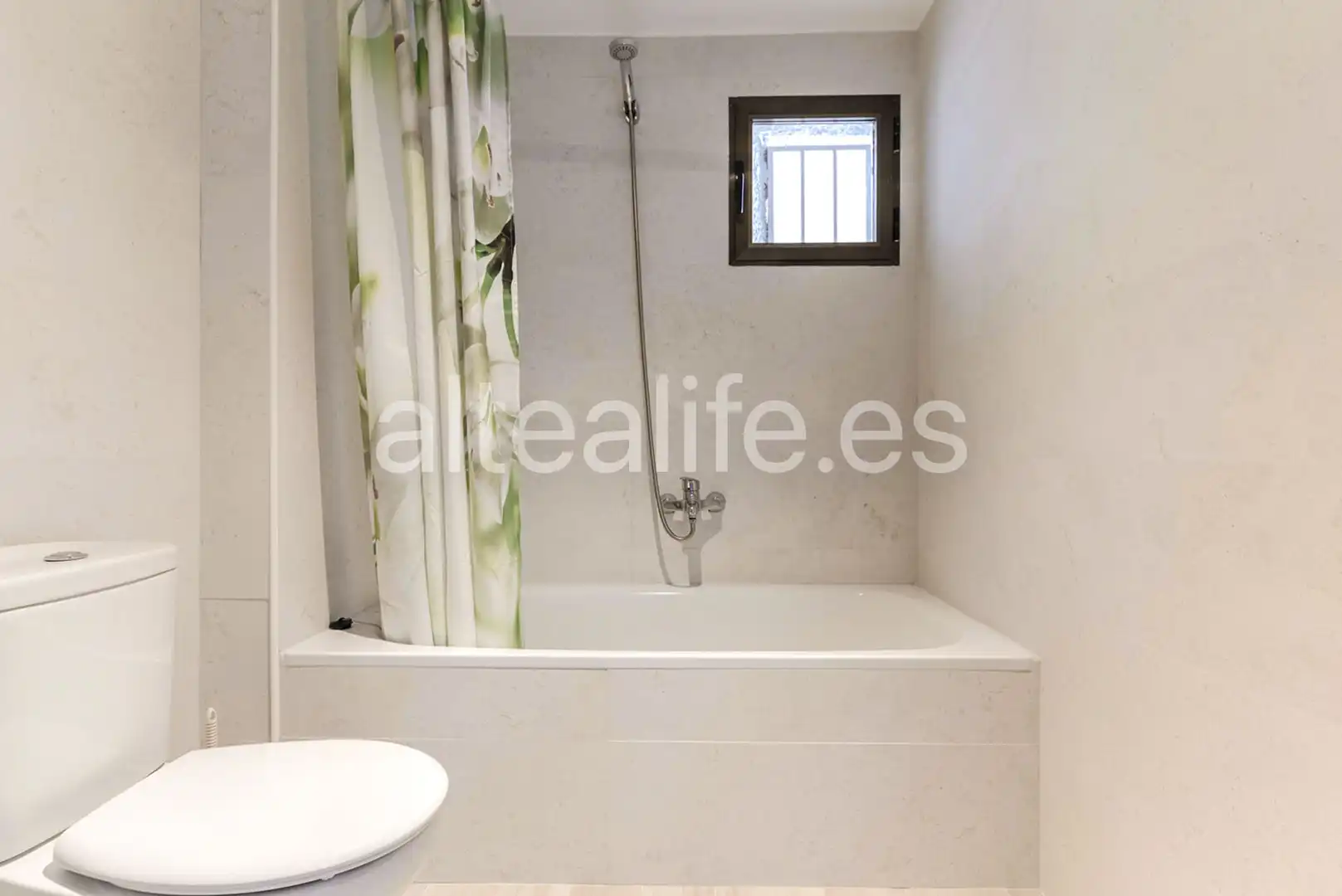 Baño de Apartamento en venta en Altea con Aire acondicionado, Terraza y Trastero
