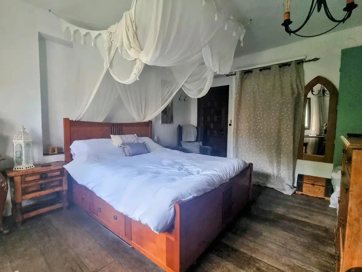 Habitación de Casa o chalet en venta en Alhaurín El Grande con Jardín privado y Piscina comunitaria