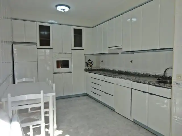 Cocina de Casa adosada en venta en Hontoria del Pinar con Calefacción, Terraza y Trastero