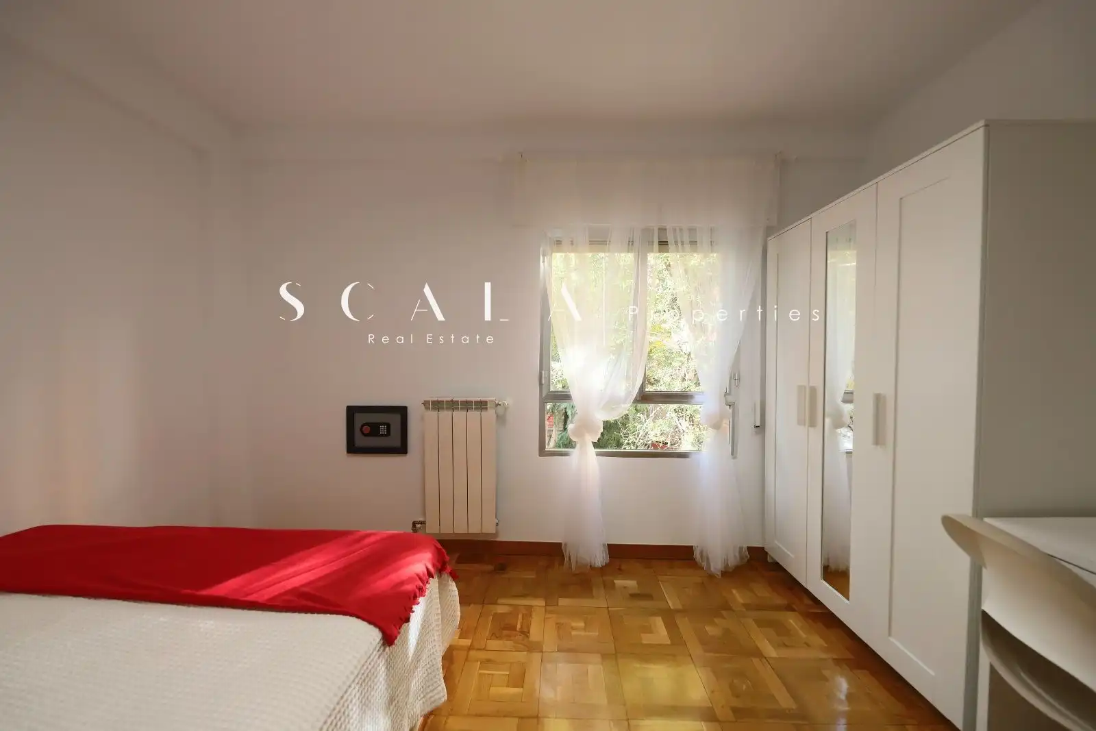 Bedroom of Flat for rent in Madrid  with Air Conditioner, Heating and Terrace