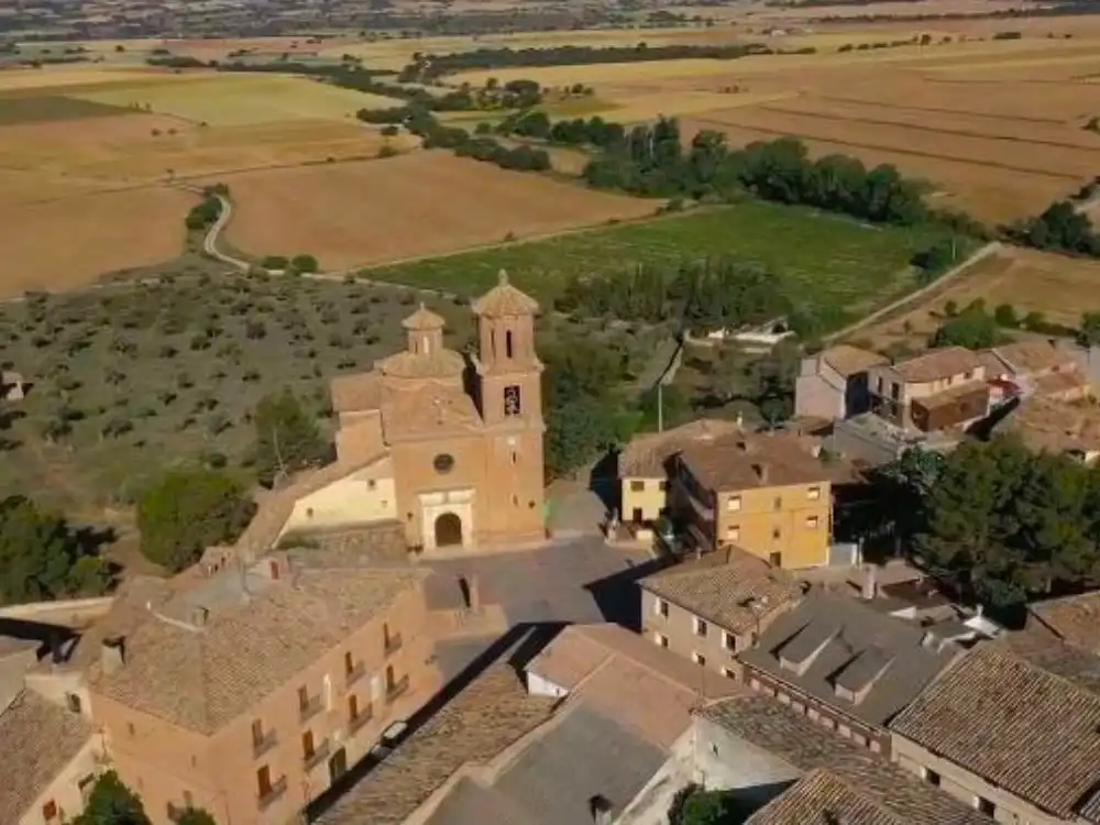 Außenansicht von Country house zum Verkauf in Barbuñales mit Privatgarten und Terrasse