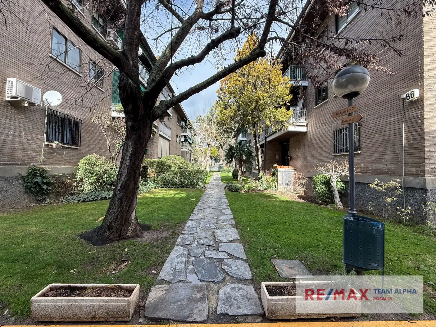 Vista exterior de Piso en venta en Paracuellos de Jarama con Aire acondicionado, Calefacción y Jardín privado