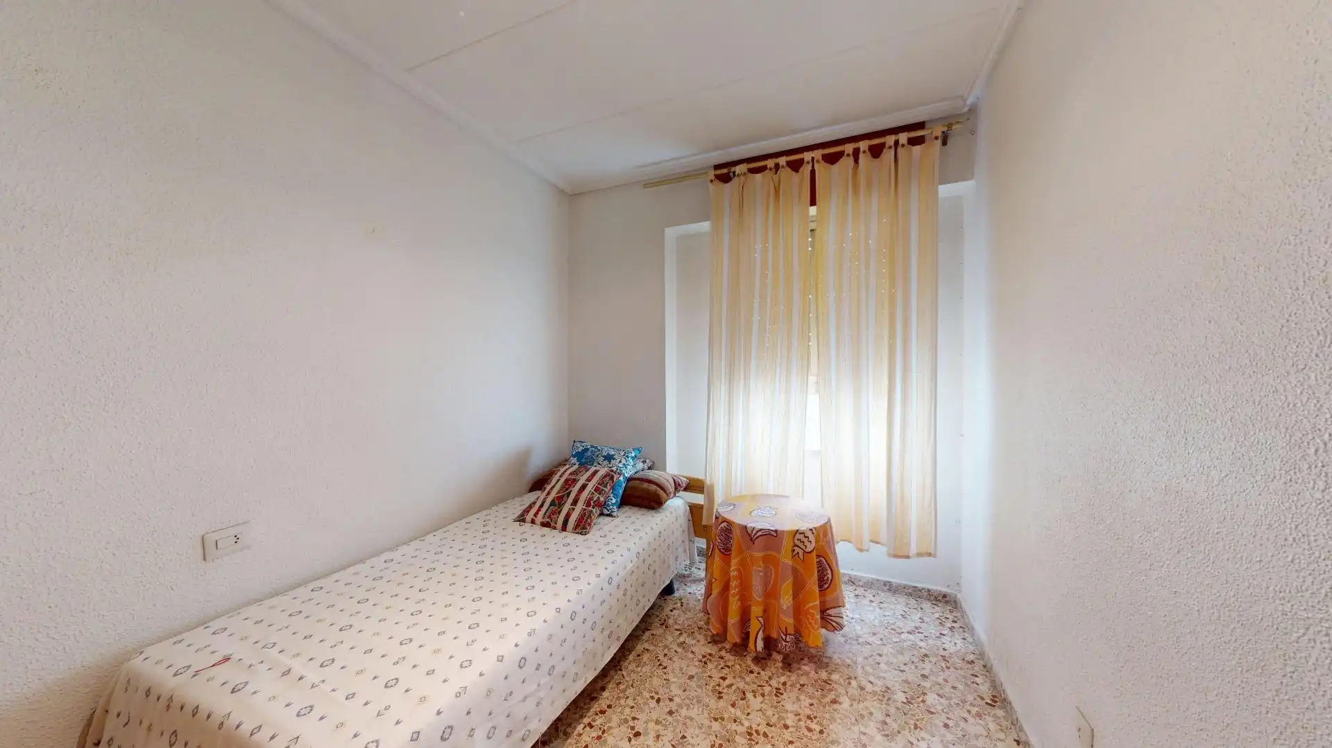 Habitación de Piso en venta en Elche / Elx con Aire acondicionado