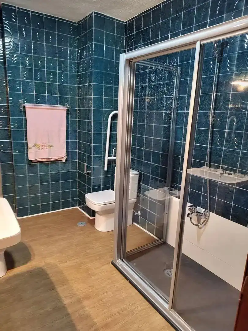 Bathroom of Flat for rent in Jaén