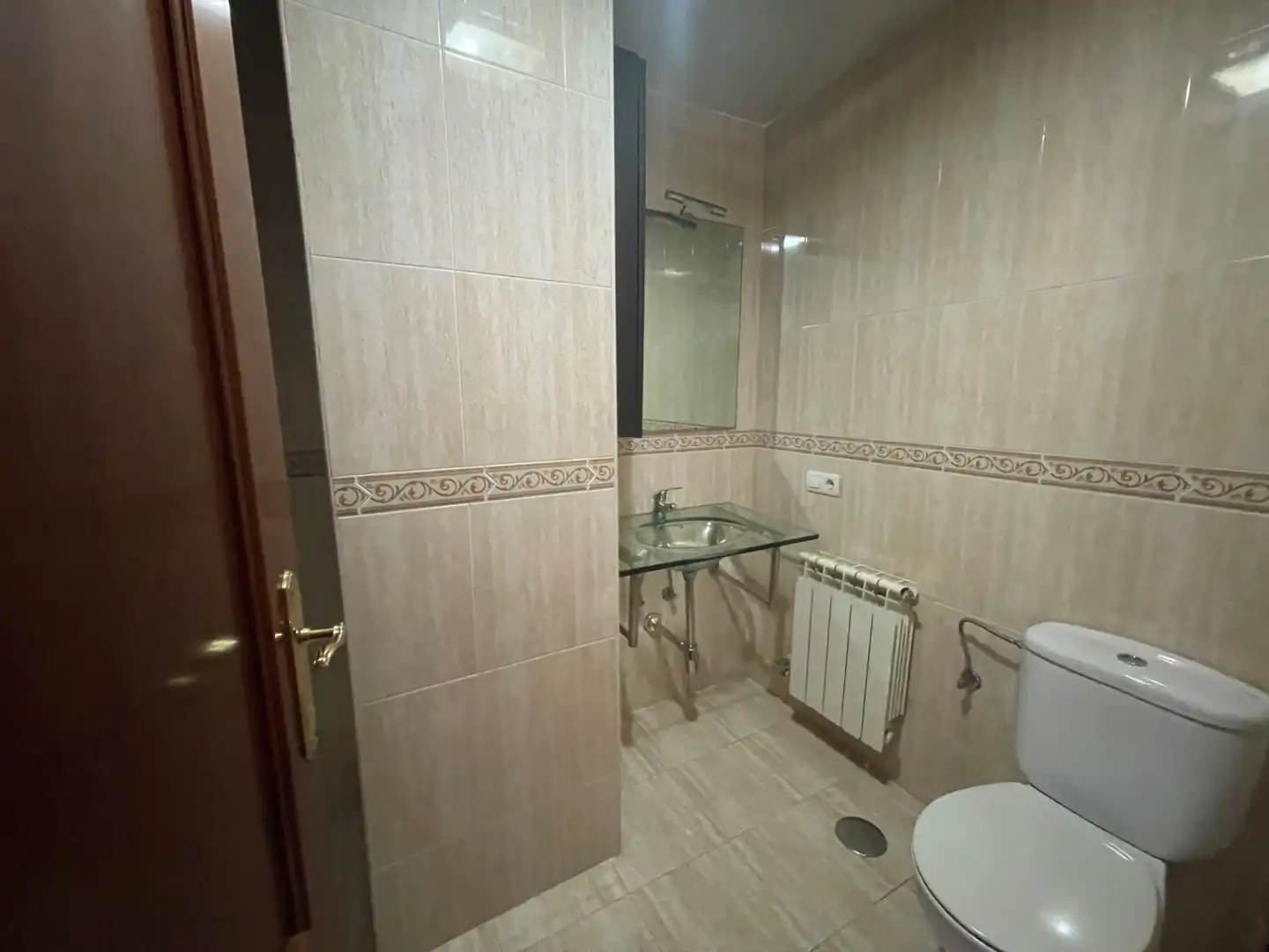 Bathroom of Apartments for rent in Villaquilambre  with Heating, Parquet flooring and Furnished