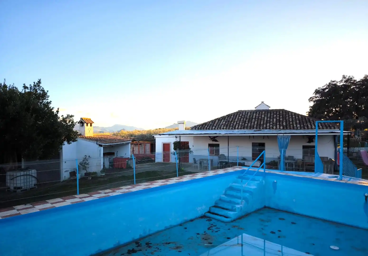 Schwimmbecken von Country house zum Verkauf in Ronda mit Privatgarten, Abstellraum und Schwimmbad