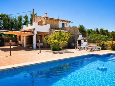 Casa rústica con piscina en alquiler en Muro