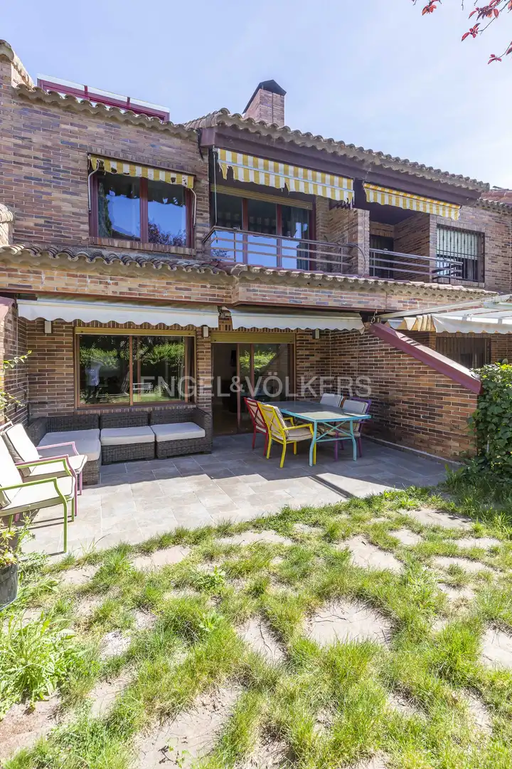 Terrassa de Casa o xalet de lloguer en Majadahonda amb Aire condicionat, Calefacció i Jardí privat