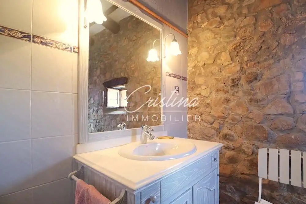 Badezimmer von Country house zum Verkauf in Santa Cristina d'Aro mit Heizung, Privatgarten und Schwimmbad