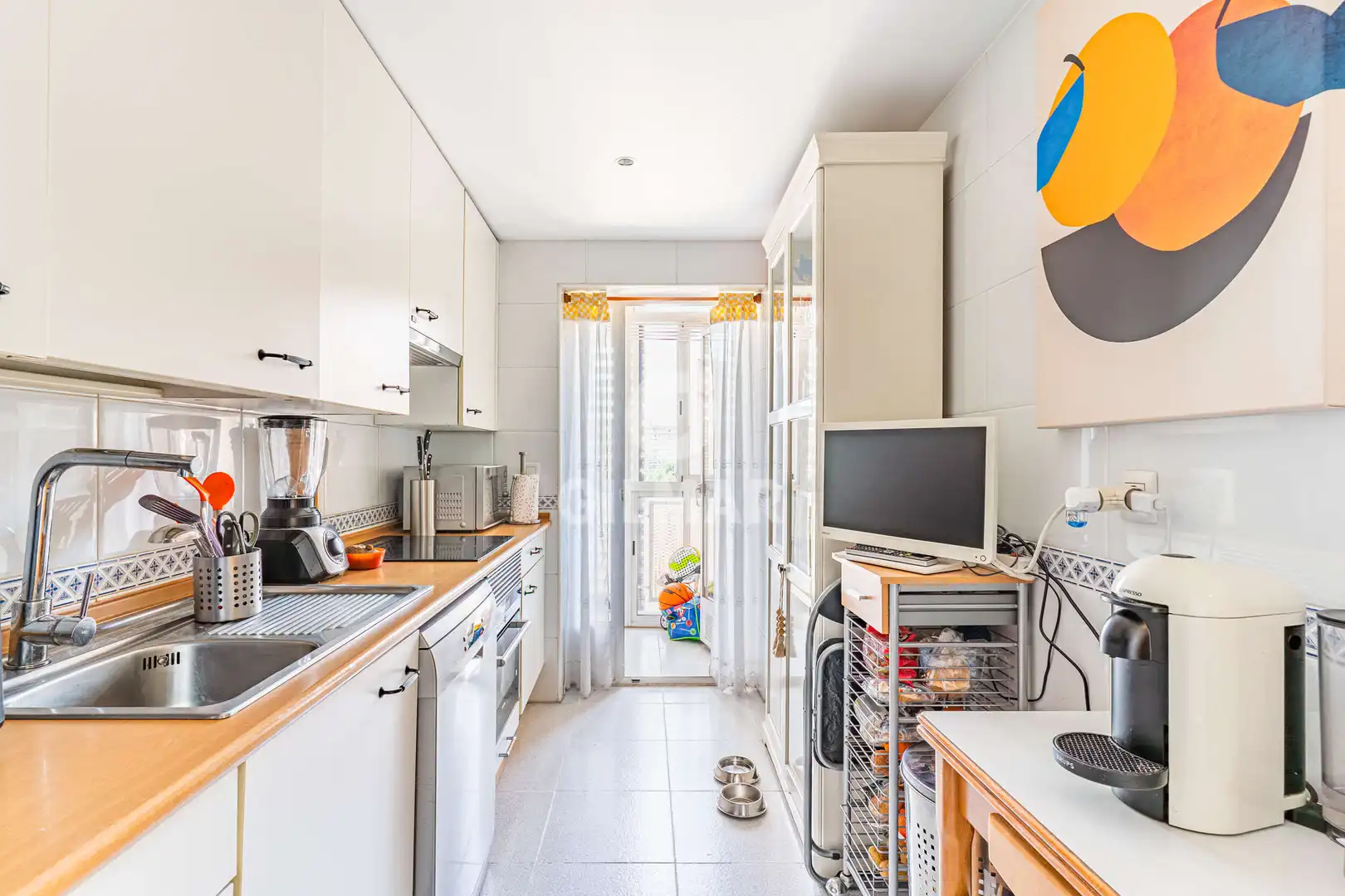 Kitchen of Flat for sale in Madrid  with Heating, Private garden and Storage room