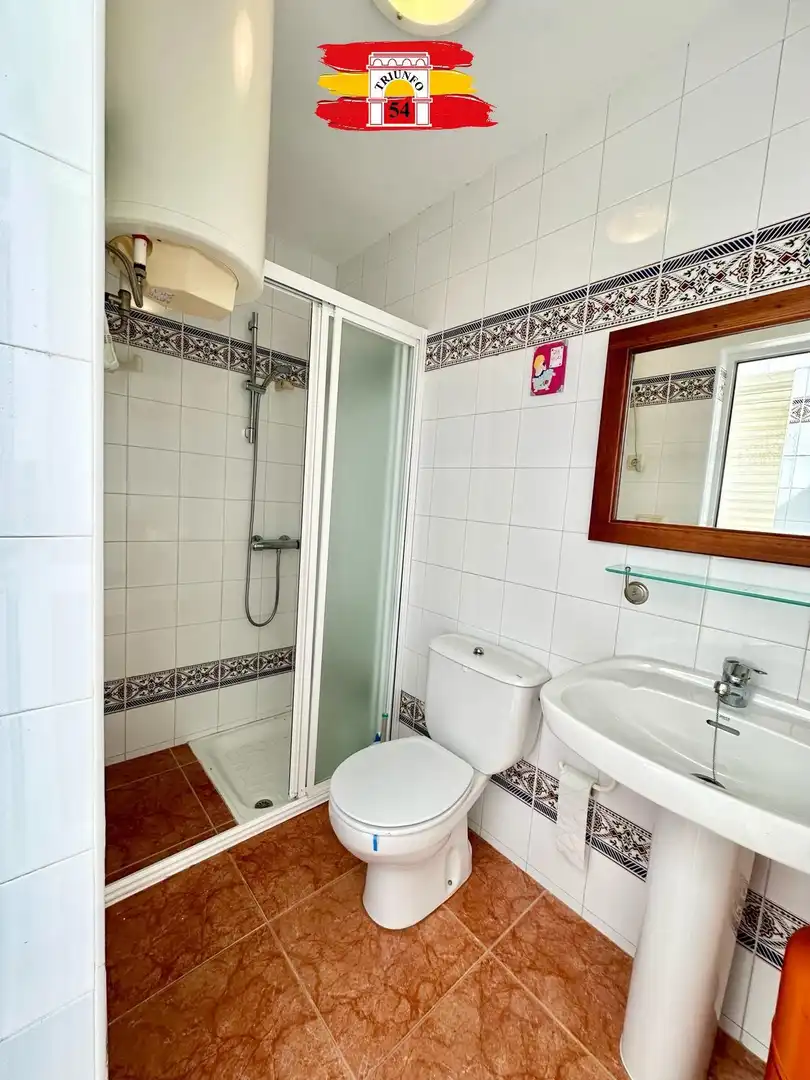 Baño de Casa adosada en venta en Pilar de la Horadada con Aire acondicionado, Terraza y Amueblado