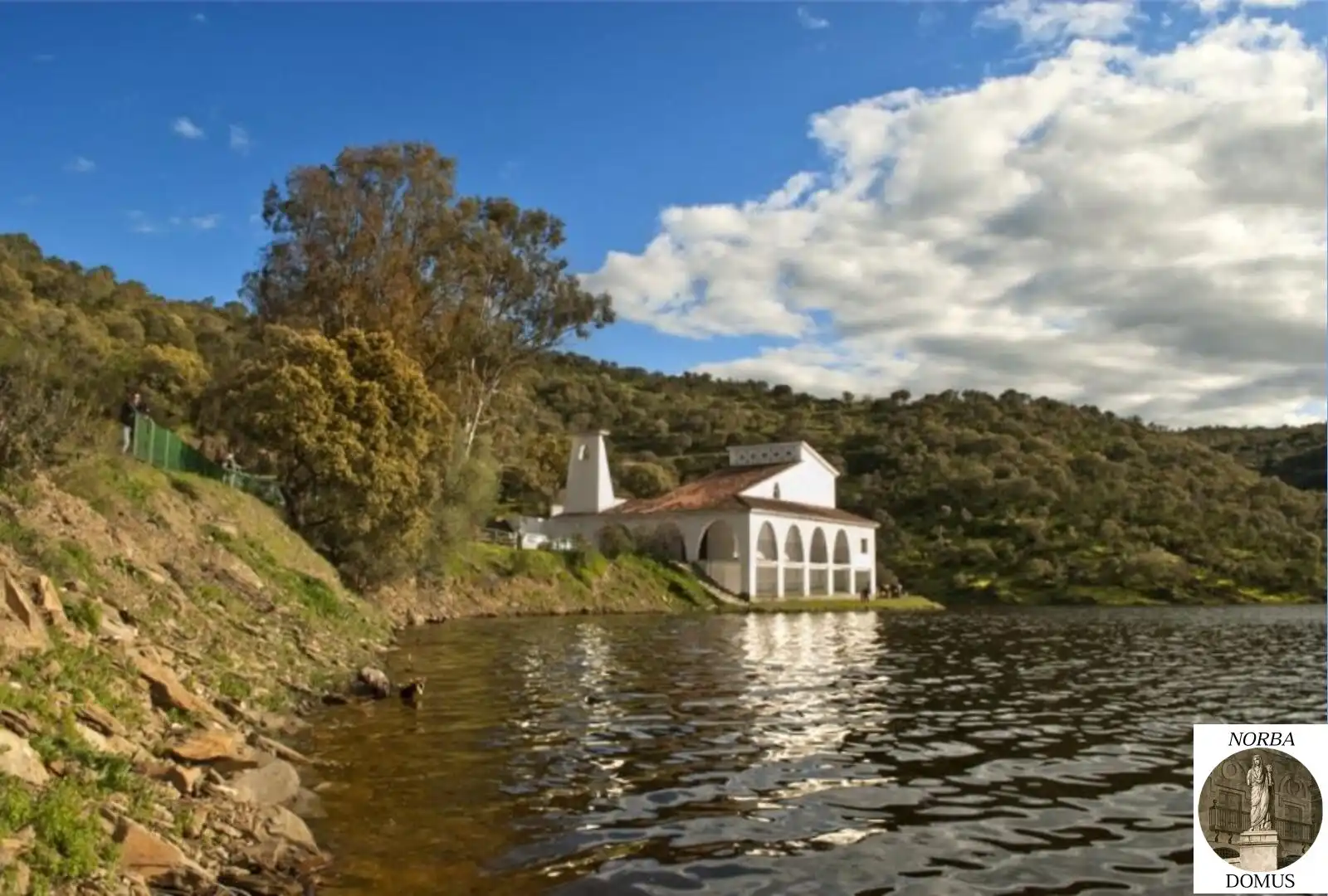 Country homes for sale in Talaván  with Air Conditioner, Heating and Furnished