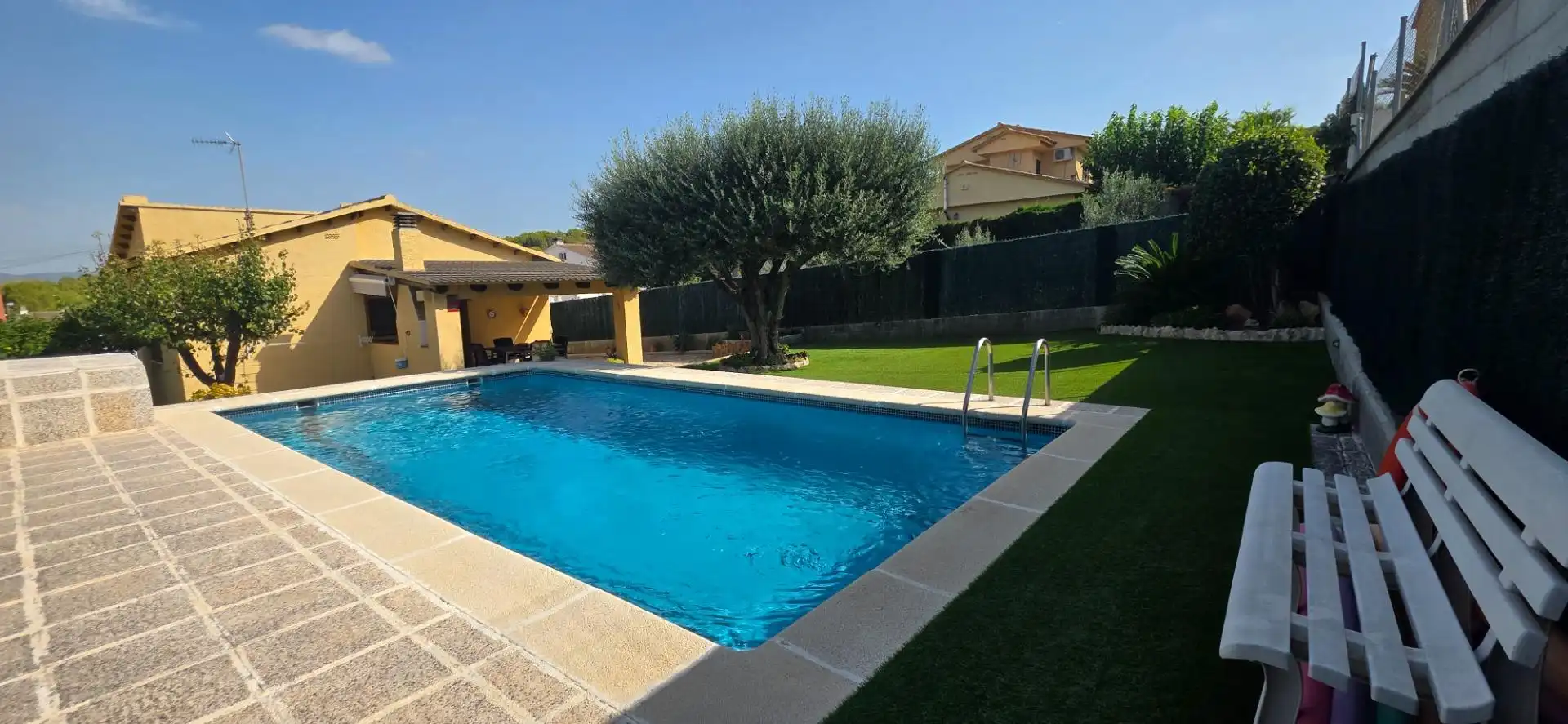 Xalet amb piscina en venda a La Franquesa - Oasis Park