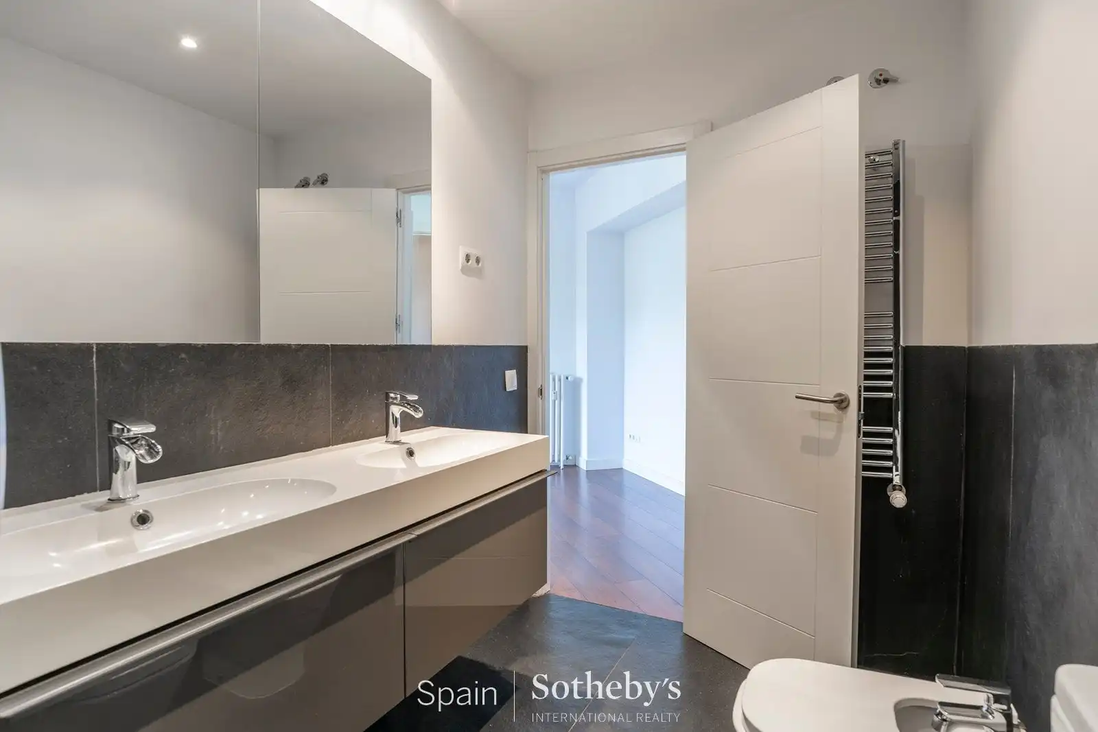 Badezimmer von Wohnungen zur Miete in Madrid mit Klimaanlage, Heizung und Haustiere erlaubt