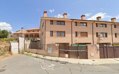 Exterior view of Single-family semi-detached for sale in Torrelaguna  with Terrace