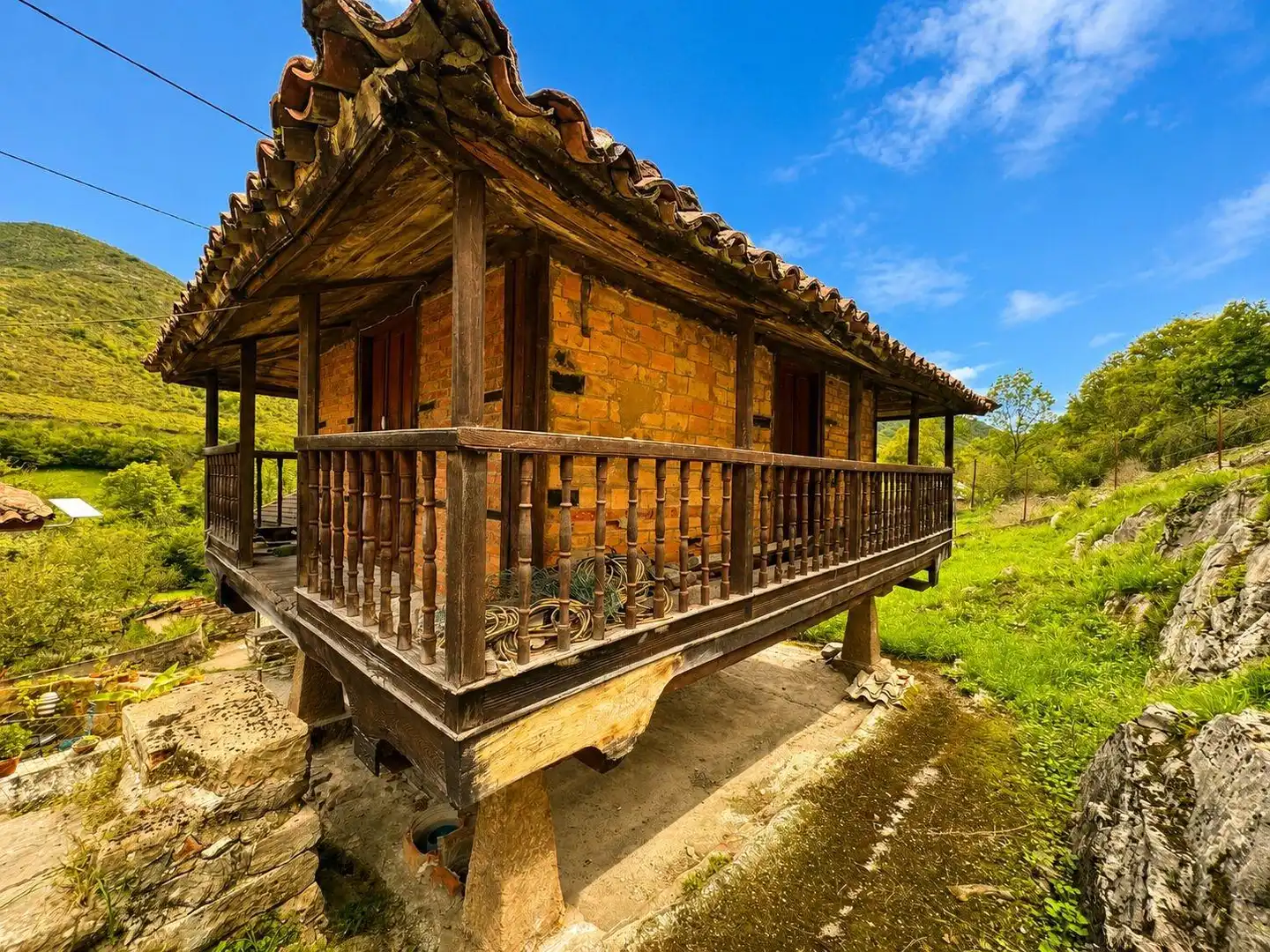 Vista exterior de Casa o xalet en venda en Ribera de Arriba amb Jardí privat