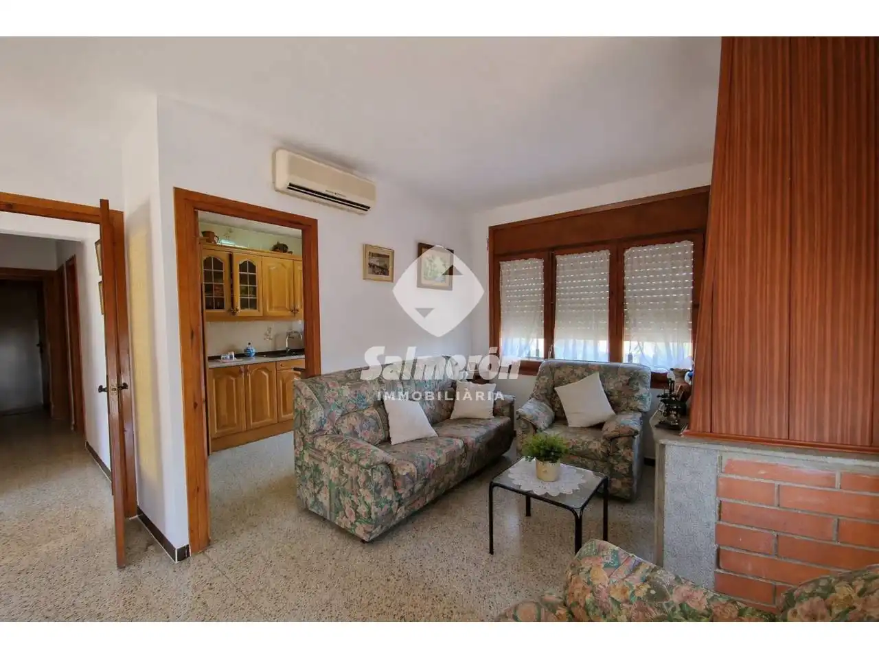 Wohnzimmer von Haus oder Chalet zum Verkauf in Palafolls mit Klimaanlage
