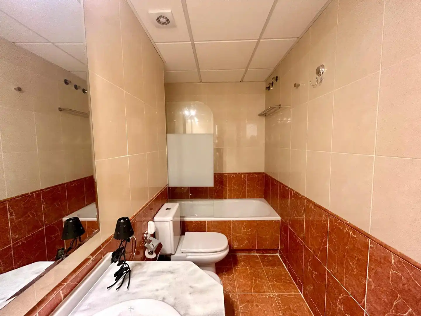 Bany de Pis en venda en Vícar amb Aire condicionat, Terrassa i Moblat