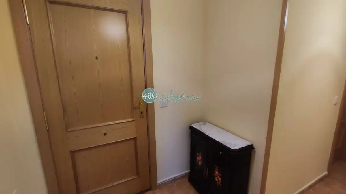 Piso en venta en Hontanares de Eresma con Calefacción, Terraza y Amueblado