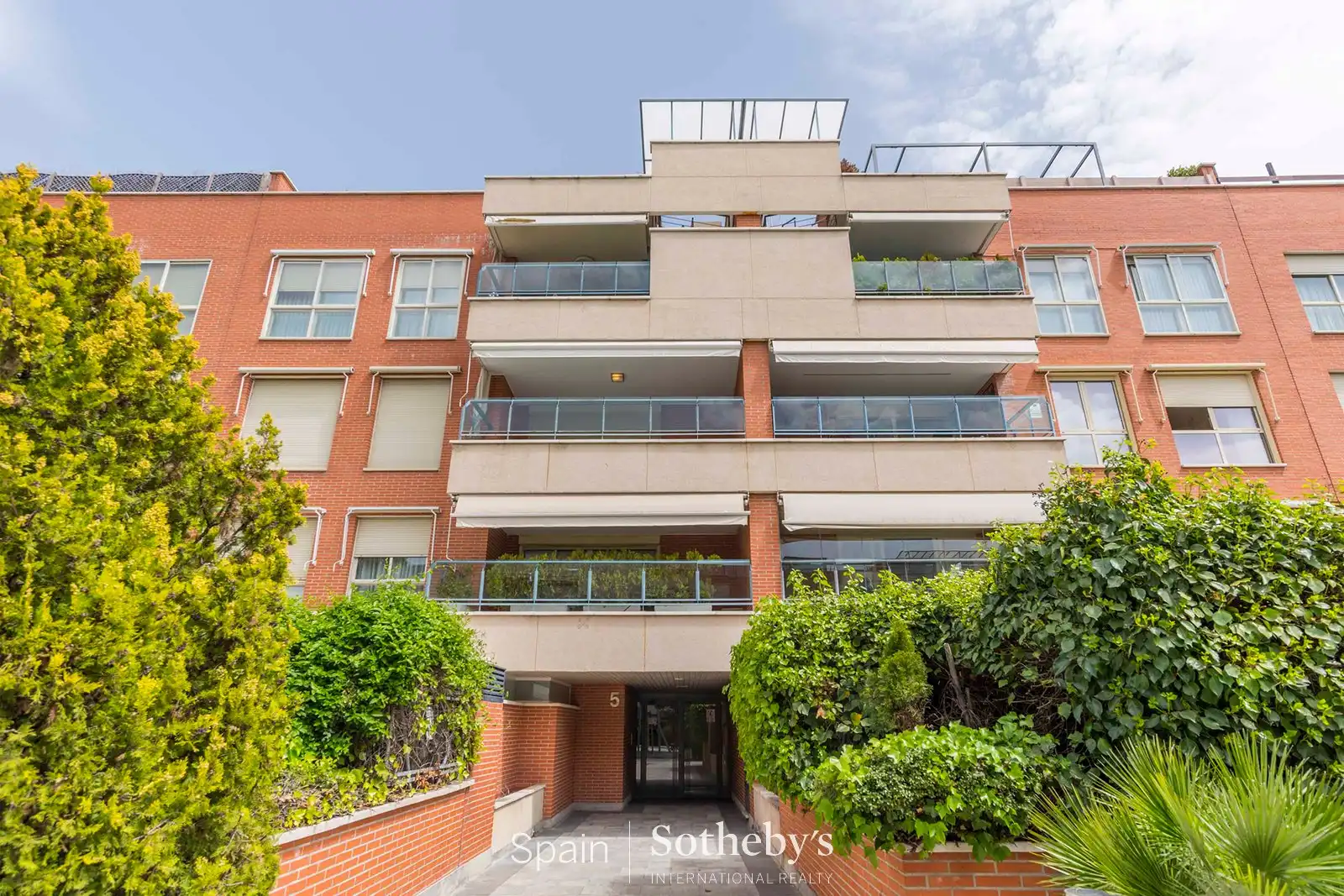 Vista exterior de Apartament de lloguer en Pozuelo de Alarcón amb Aire condicionat, Calefacció i Terrassa