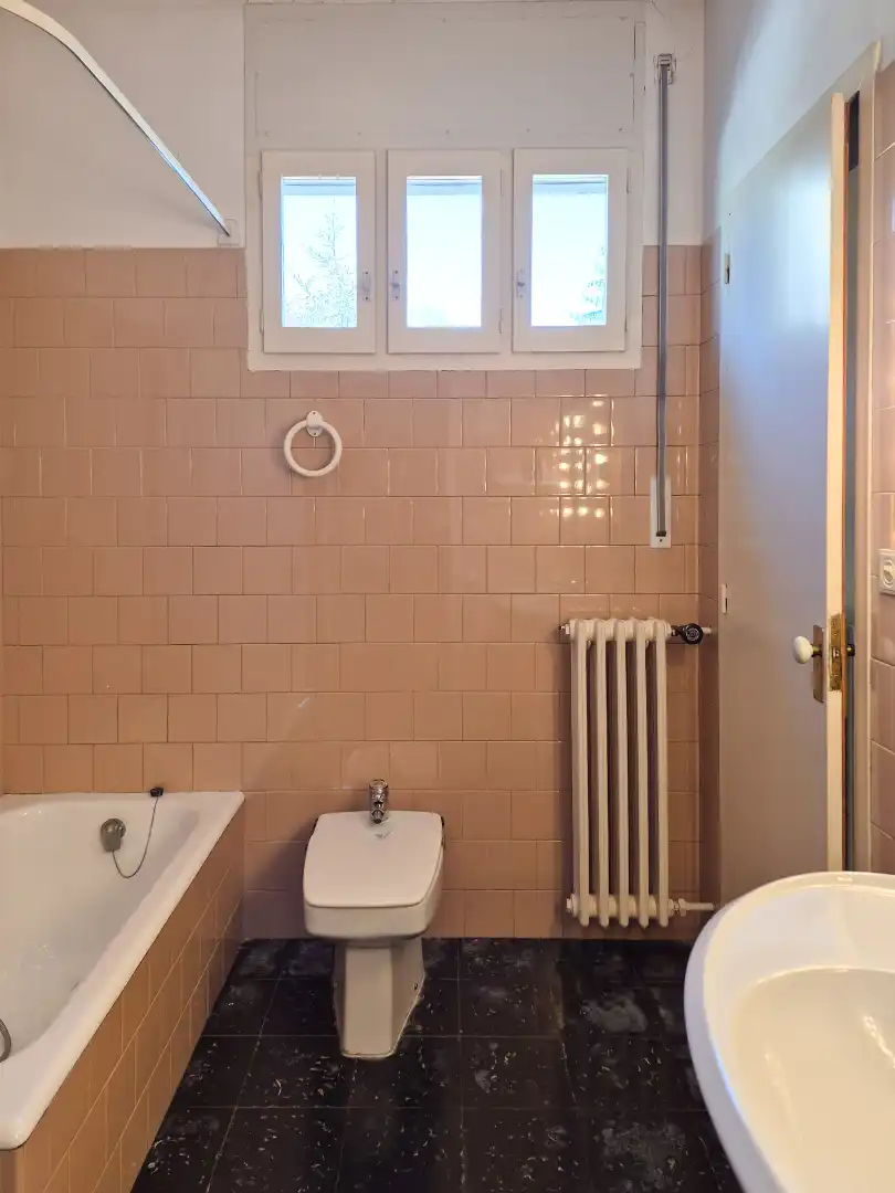 Bathroom of Houses for sale in Ripoll  with Private garden, Terrace and Swimming Pool