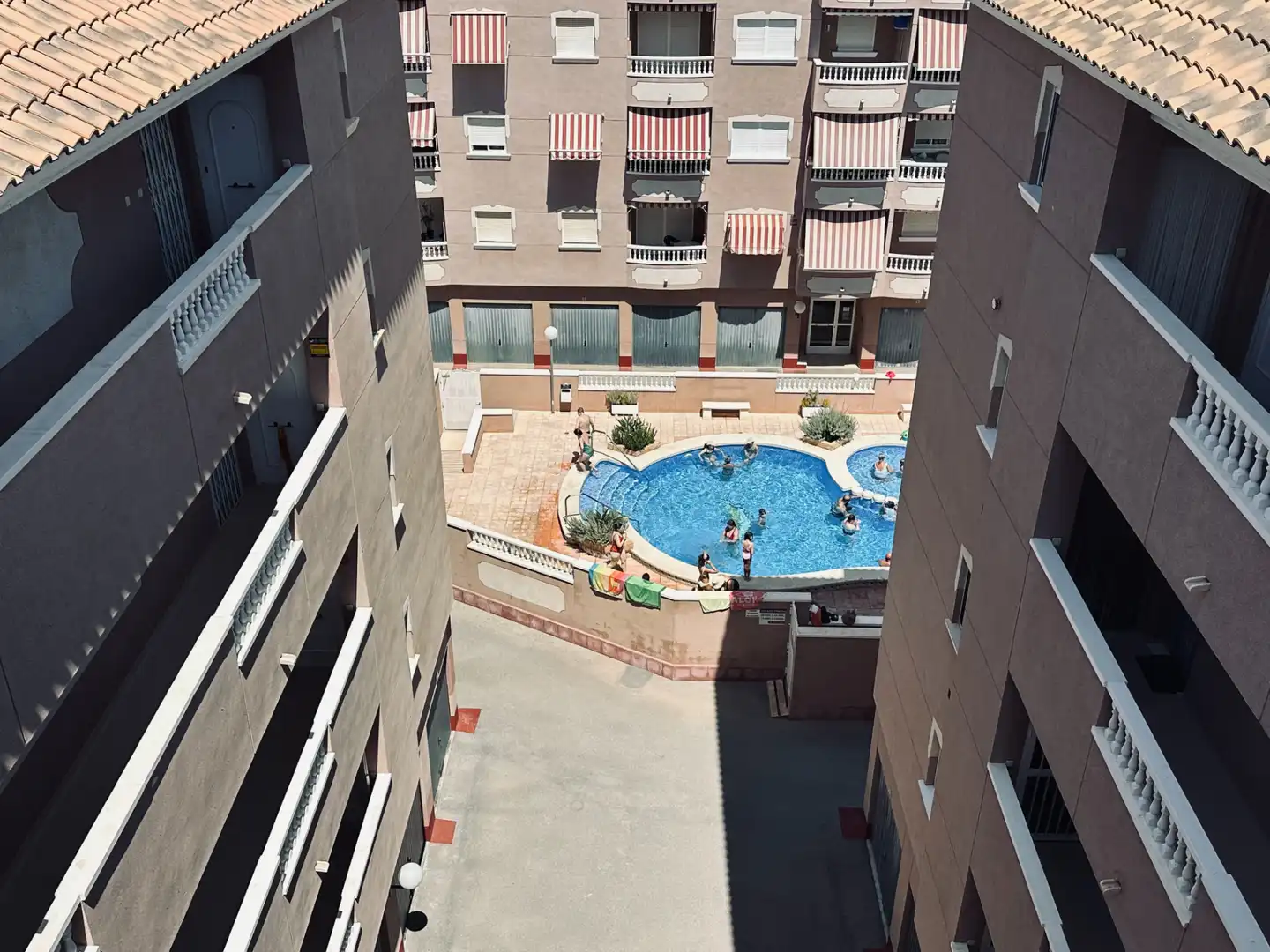 Schwimmbecken von Wohnung zur Miete in Santa Pola mit Klimaanlage, Terrasse und Möbliert