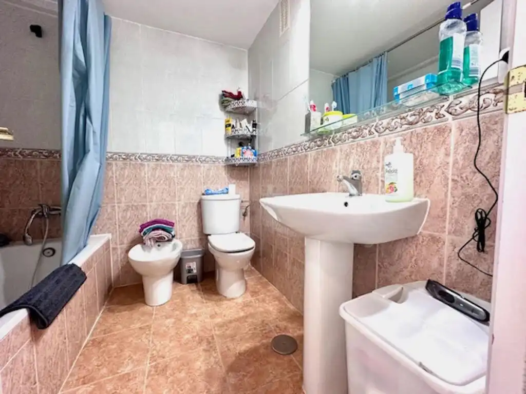 Badezimmer von Wohnung zum Verkauf in Estepona mit Klimaanlage und Möbliert