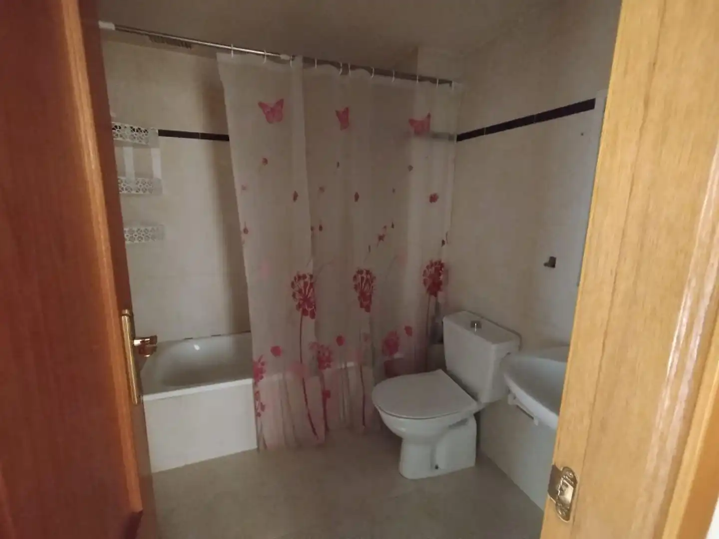 Baño de Piso en venta en Las Navas del Marqués  con Calefacción