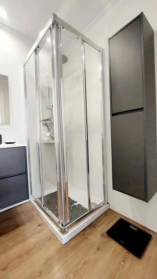 Badezimmer von Wohnung zum Verkauf in Elche / Elx mit Klimaanlage, Balkon und Gemeinschaftspool