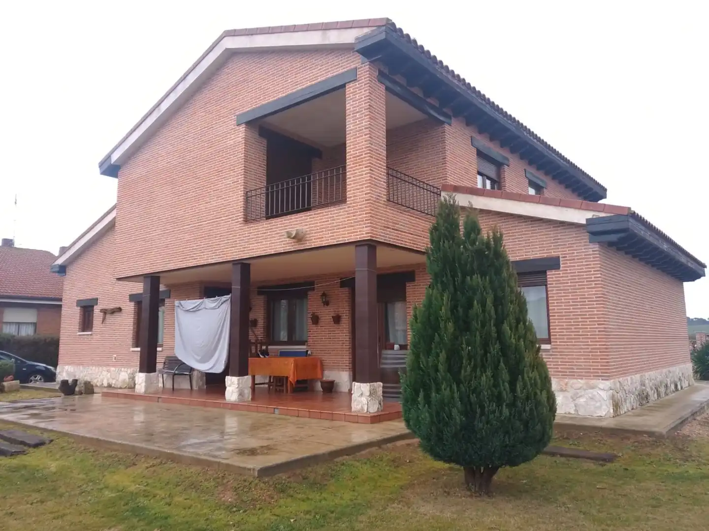 Vista exterior de Casa o xalet en venda en Quintana del Puente amb Calefacció, Jardí privat i Terrassa