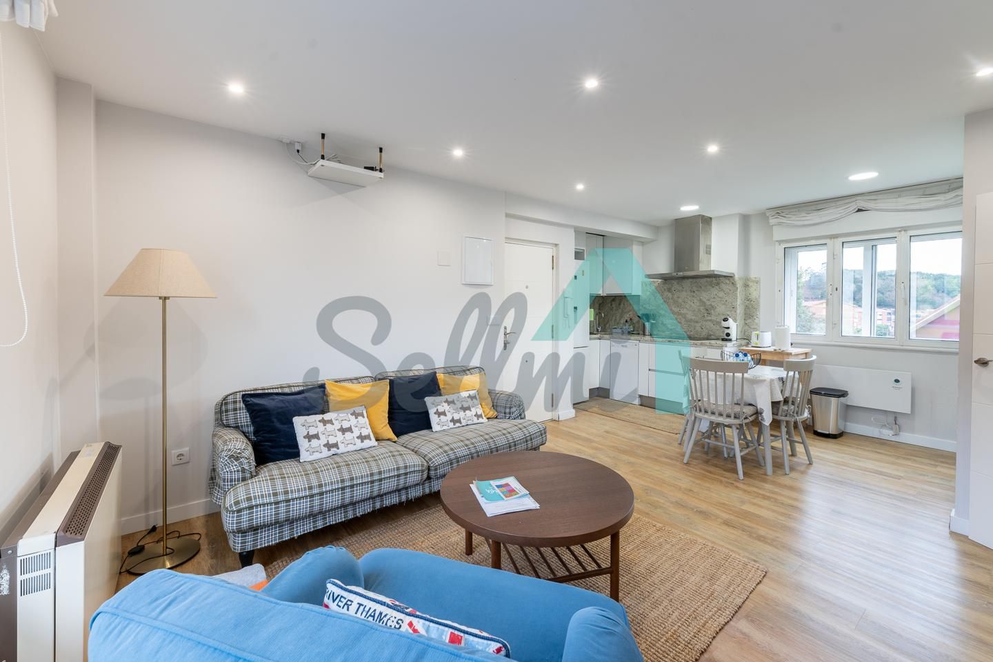 Living room of Flat to rent in Carreño  with Heating, Terrace and Furnished