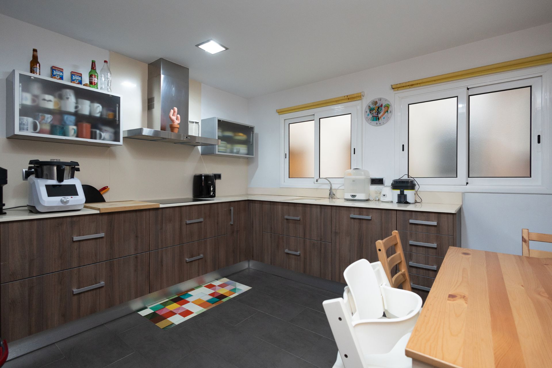 Cuina de Pis en venda en Cornellà de Llobregat amb Aire condicionat, Parquet i Forn