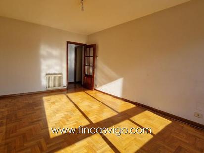 Living room of Flat for sale in Vigo   with Heating, Parquet flooring and Storage room