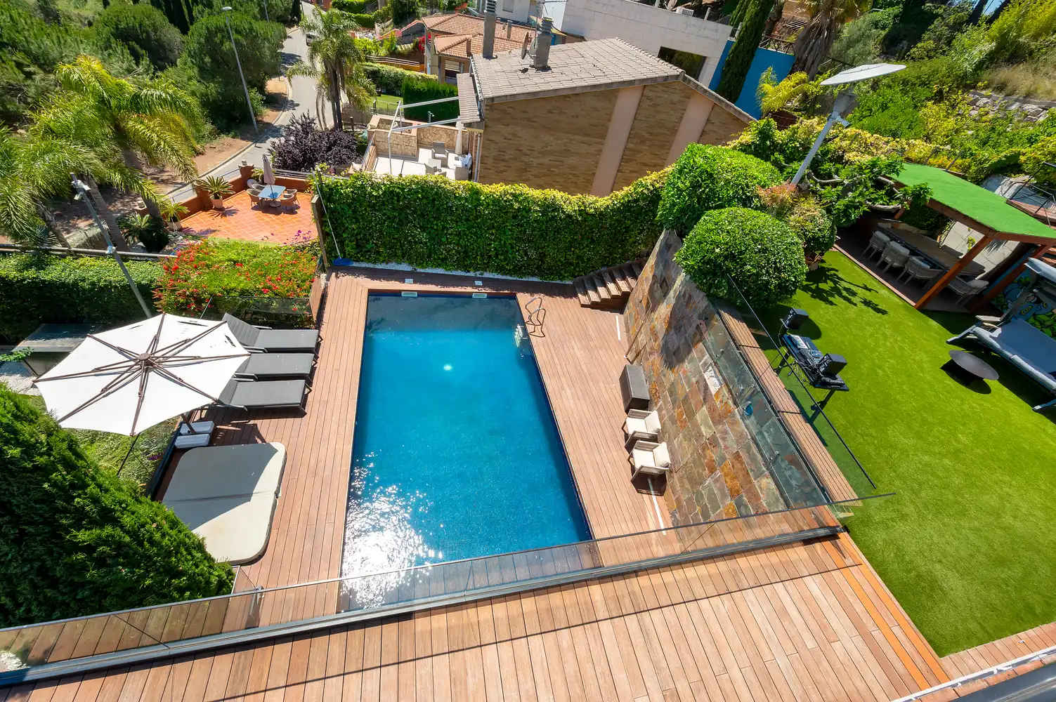 Piscina de Casa o xalet en venda en Calella amb Aire condicionat, Calefacció i Jardí privat