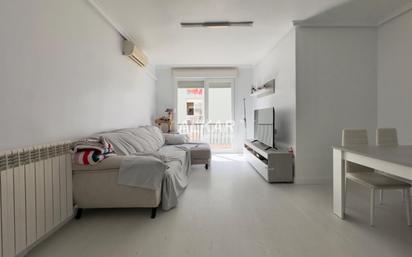 Living room of Flat for sale in Tudela  with Air Conditioner and Balcony