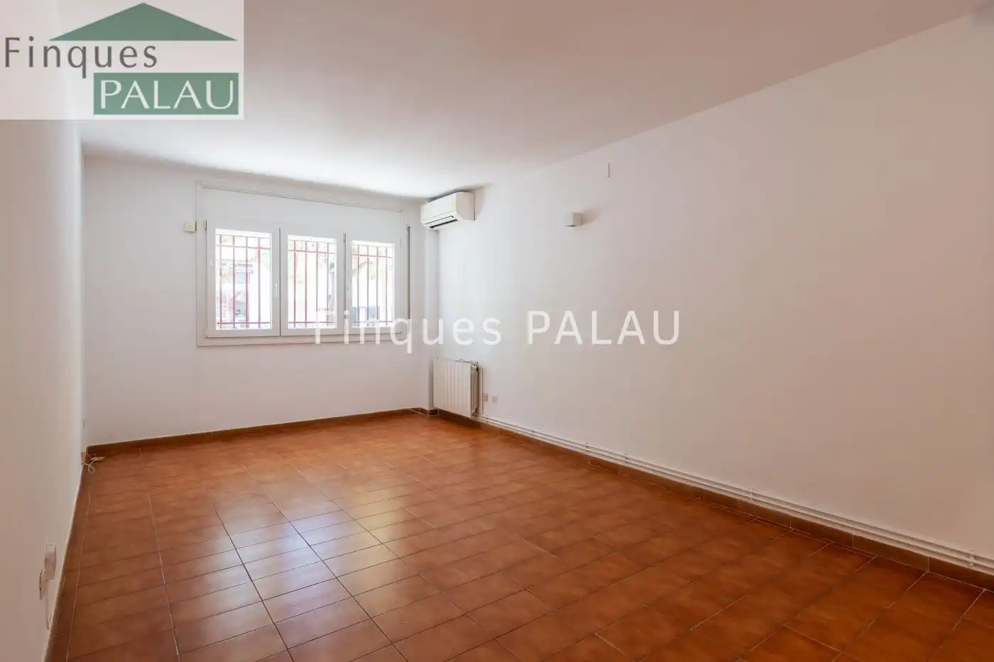 Flat for rent in Sant Just Desvern  with Air Conditioner and Heating