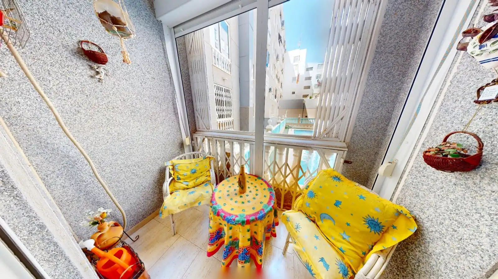Terraza de Piso en venta en Torrevieja con Aire acondicionado, Terraza y Amueblado