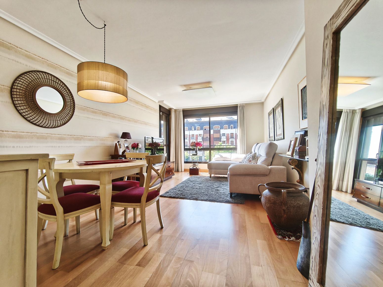 Sala d'estar de Pis en venda en  Logroño amb Aire condicionat, Calefacció i Jardí privat