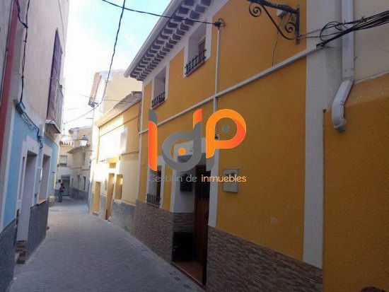 Vista exterior de Dúplex en venta en Moratalla con Terraza, Trastero y Balcón