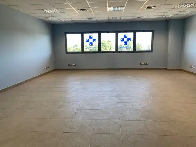 Büro mit Aufzug zur Miete in Avenida República Argentina, imagen 4