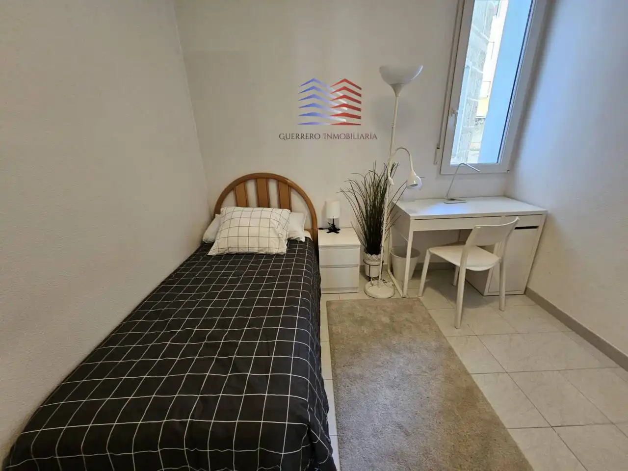 Habitación de Piso de alquiler en Ourense Capital  con Calefacción, Amueblado y Balcón