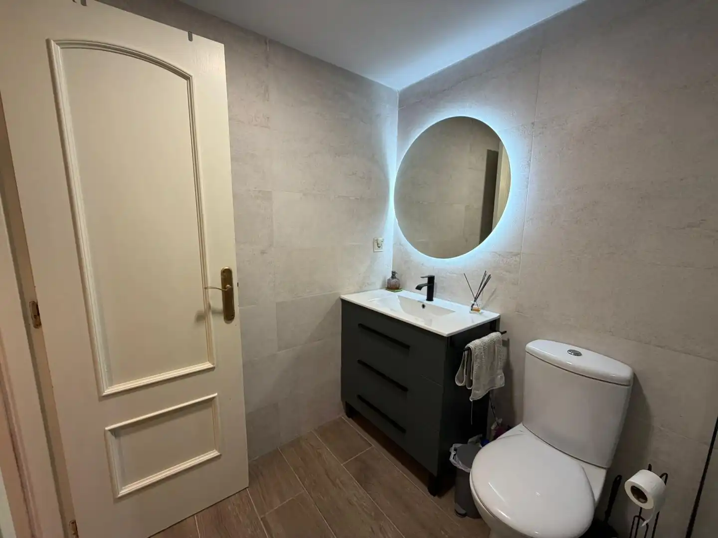 Bathroom of Ground floor for sale in L'Alfàs del Pi  with Air Conditioner, Private garden and Furnished